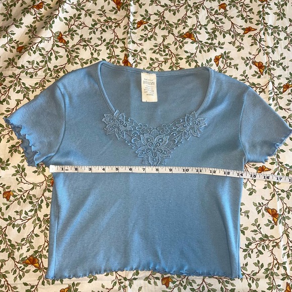 Women’s vintage boho baby blue crop top - Picture 3 of 9